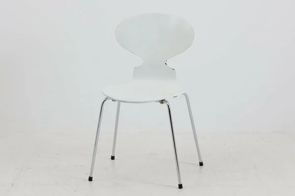 Ant Chair (3100) - Arne Jacobsen, 1952