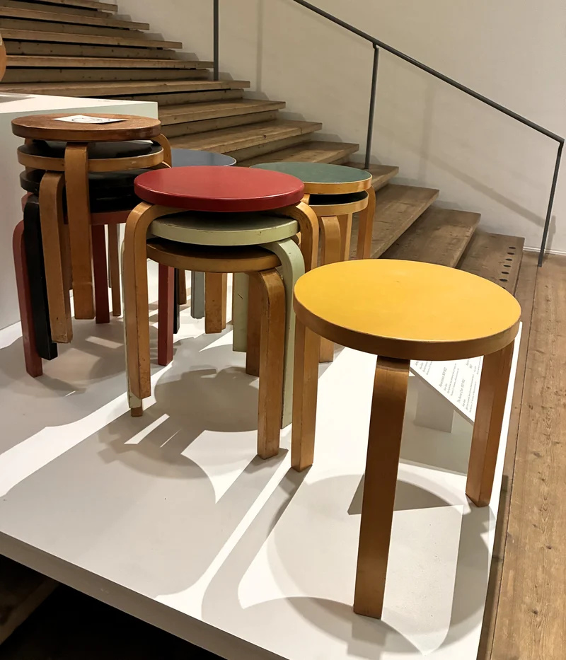 Stool 60 - Alvar Aalto, 1933